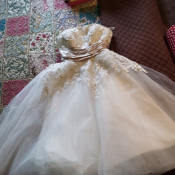 Ivory t-length wedding dress - Picture 5 of 8